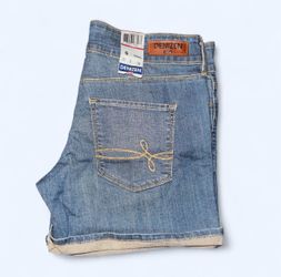 Denizen from Levi's Women's Jean Shorts 5in. Inseam Size 6