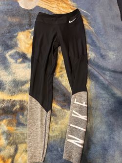 Nike Women's Black and Gray Leggings