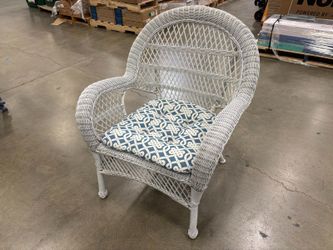 PIER 1 IMPORTS White Outdoor Wicker Armchair with Blue Knot Print Cushion