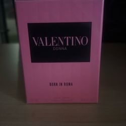 Valentino Donna Born In Roma 