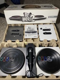 Nintendo Wii DJ Hero 2 Party Bundle Wireless 2 Turntables & Microphone 80+ Songs