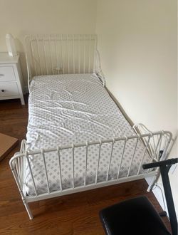 Kids bed with mattress