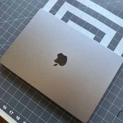MacBook Pro 14”