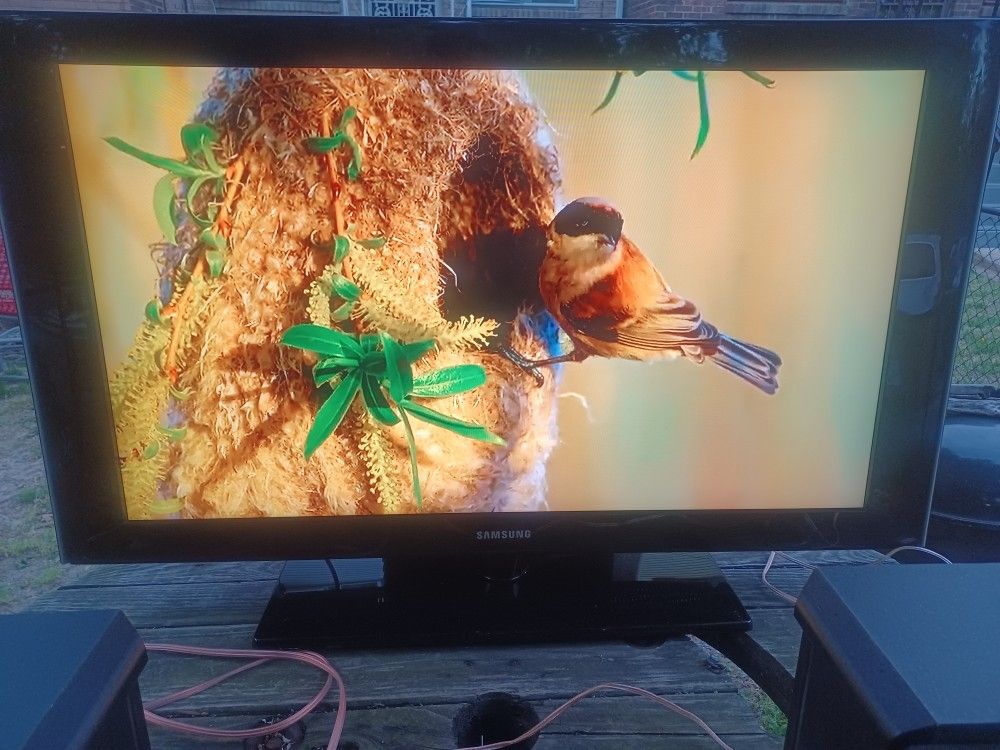 42 INCH SAMSUNG 1080P TV WITH ROKU STREAMING STICK AND REMOTES $125 FINAL PRICE