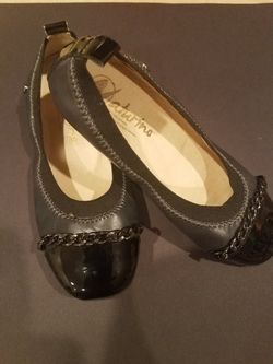 Kids flats in size 27 Eur (10 US)