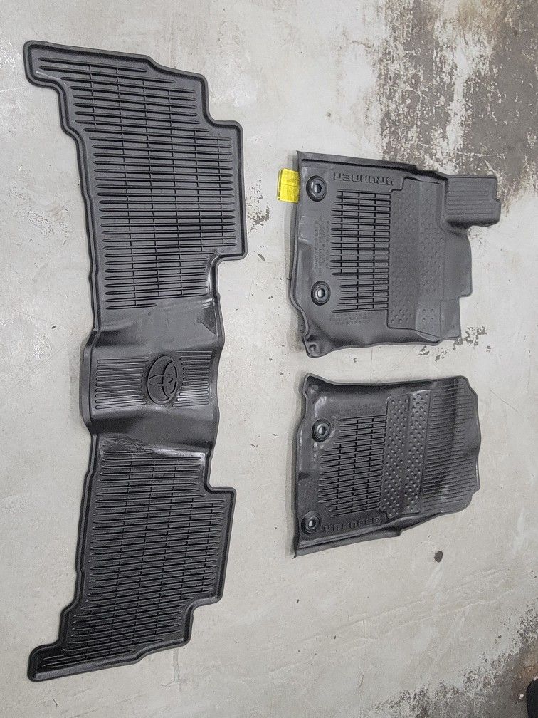 Toyota 4Runner Floor Mats 2022