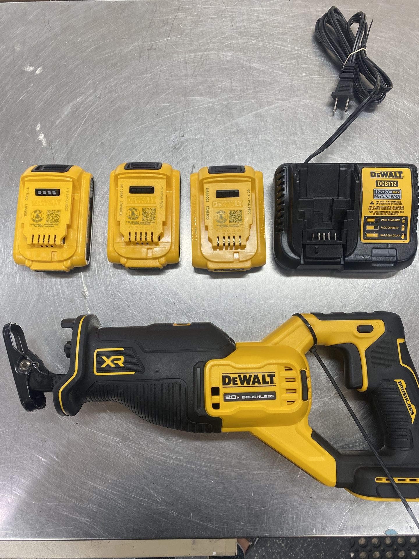 Dewalt Recipricating Saw W/ 3 Batteries & Charger