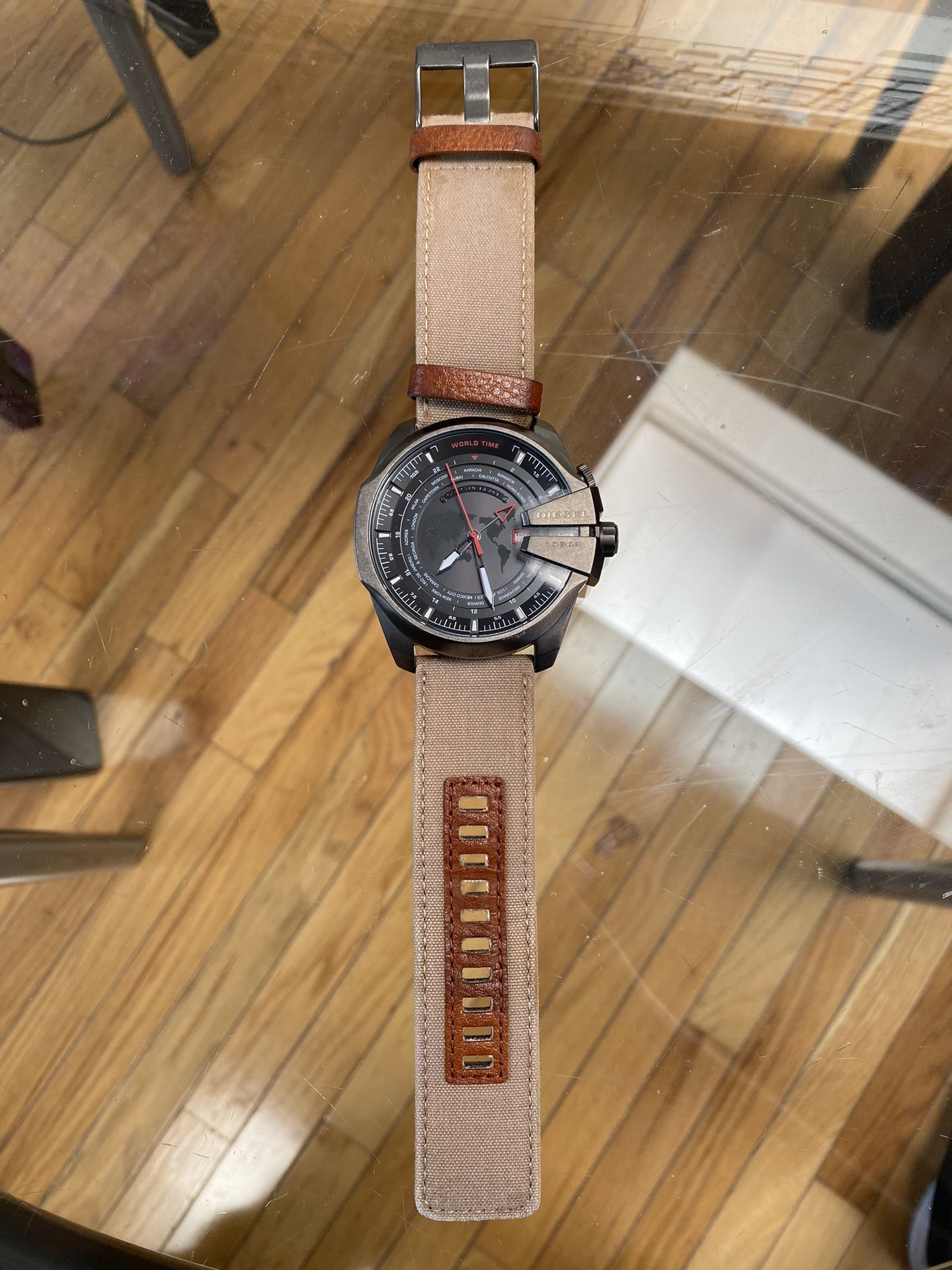 Collection DIESEL Mega Chief GMT Black Dial Men's Watch