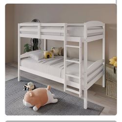 White Twin over twin Bunk Bed In Good Condition 