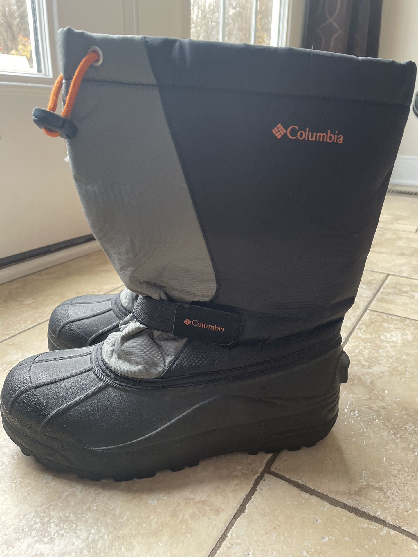 Boy’s Columbia Snow boots - Size 6