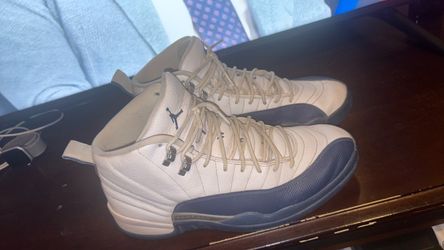 Jordan 12  size (10.5)