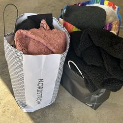 BAGS OF DESIGNER/TREND CLOTHES