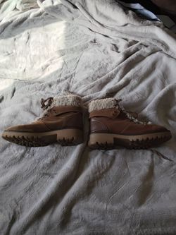 Time and Tru boots size 9, in good condition