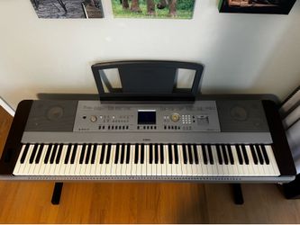 Yamaha DGX-640 88-key weighted digital piano