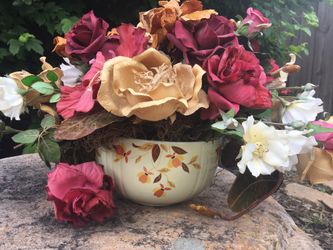 Floral Arrangements In VTG Hall Jewel Tea Autumn Leaf Bowl-Hairline Crack In Bowl Not Visible