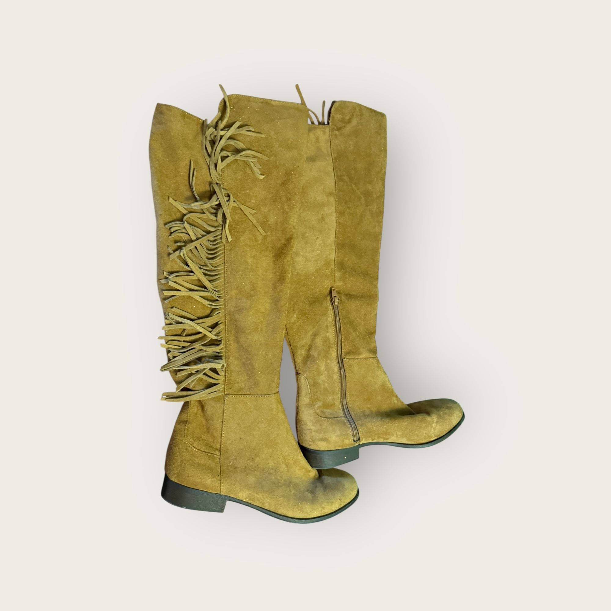 Tan Suede Fringe Knee-High Boots – Size 11, Western Style with Side Zip