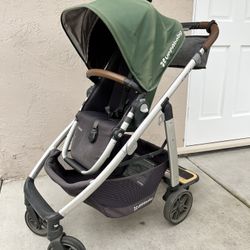 Uppababy Cruz Stroller With Piggyback Board for Sale in San Diego