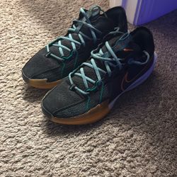 selling GT.3 CUT basketball shoes size 10
