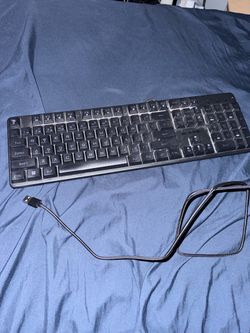 IBUYPOWER Full sized keyboard