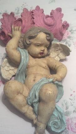 Beautiful vintage shabby chic cherub