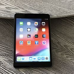 Apple iPad Mini 32GB A1490 in excellent condition. $40
