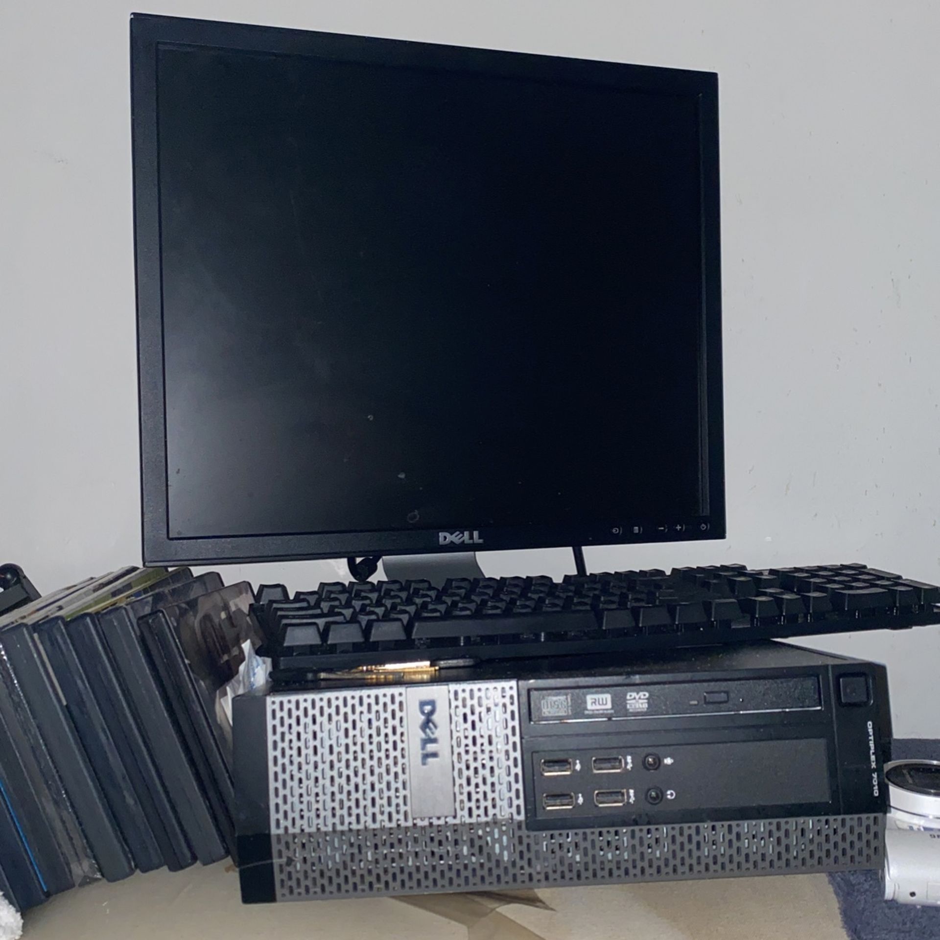 Dell Gaming Computer And Monitor Keyboard And Mouse