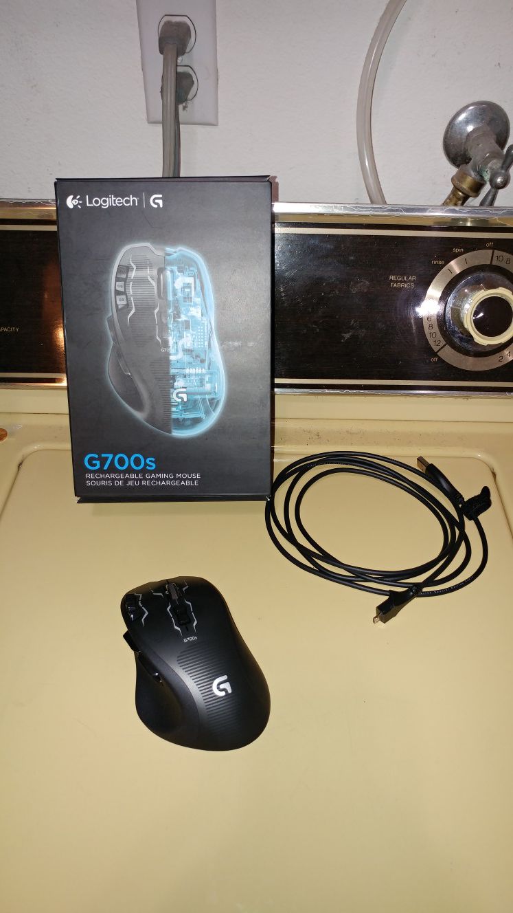 Myre Bermad lettelse Logitech g700s gaming mouse rechargeable for Sale in San Diego, CA - OfferUp