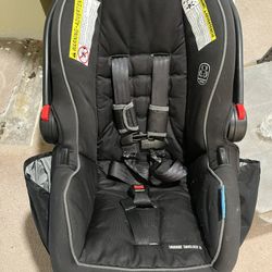 CARSEAT, GRACO, SNUGRIDE SNUGLOCK INFANT 35, NO BASE, cross streets are Arapaho & Waterview; Mar, 2021 Manufacture Date