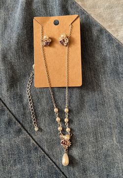 Necklace/Earrings Set