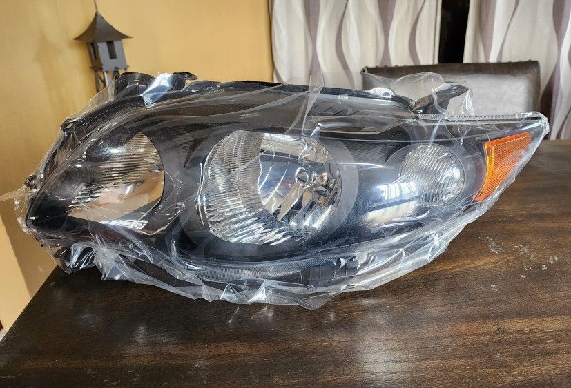 Headlights For Toyota Corolla 2009 - 2010