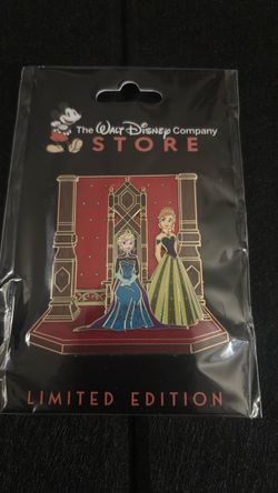 D23 Royal Chambers: Anna/Elsa LE 400