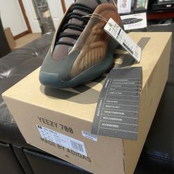 Yeezy 700 