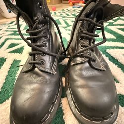 Dr. Martens Horween Leather Boots – Size UK 4 (≈ US W6 / M5)