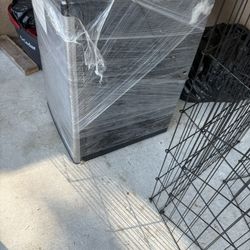 Mini fridge
