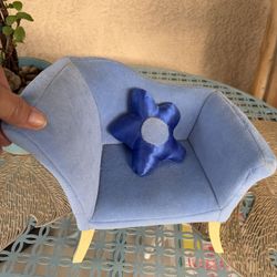 Doll chair