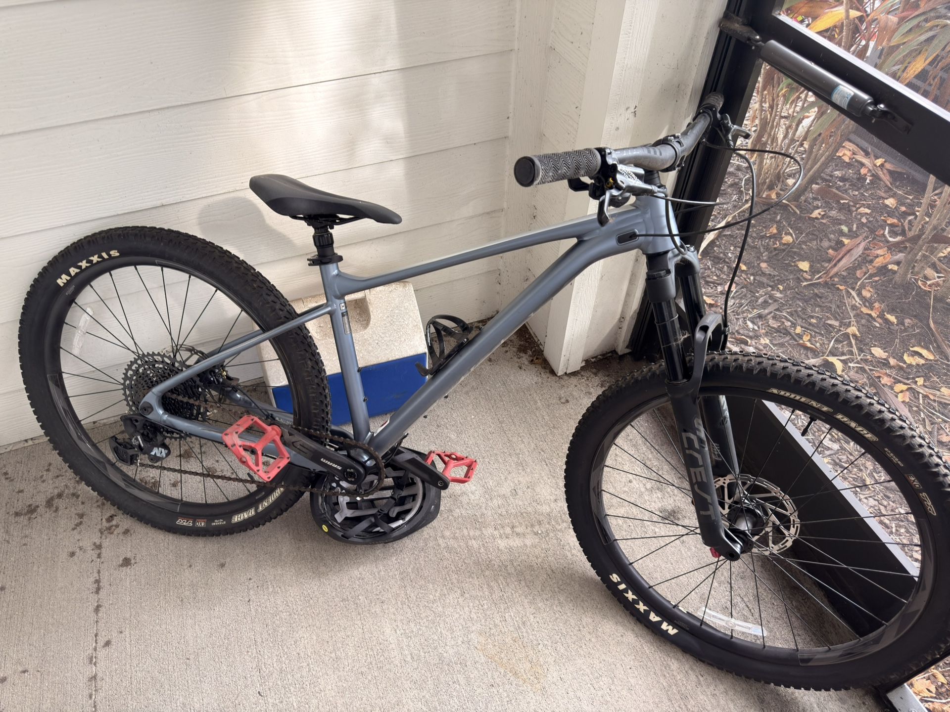 Fathom 2 Mountain Bike. Size Large