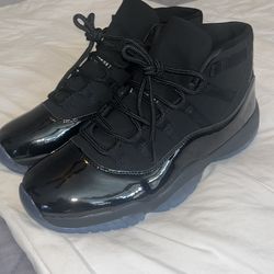 Jordan 11s cap and gown