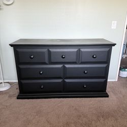 Bedroom/nursery Furniture set