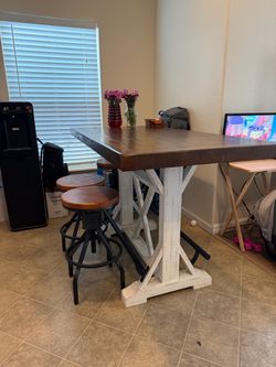 Farmhouse counter height table with 4 round stools