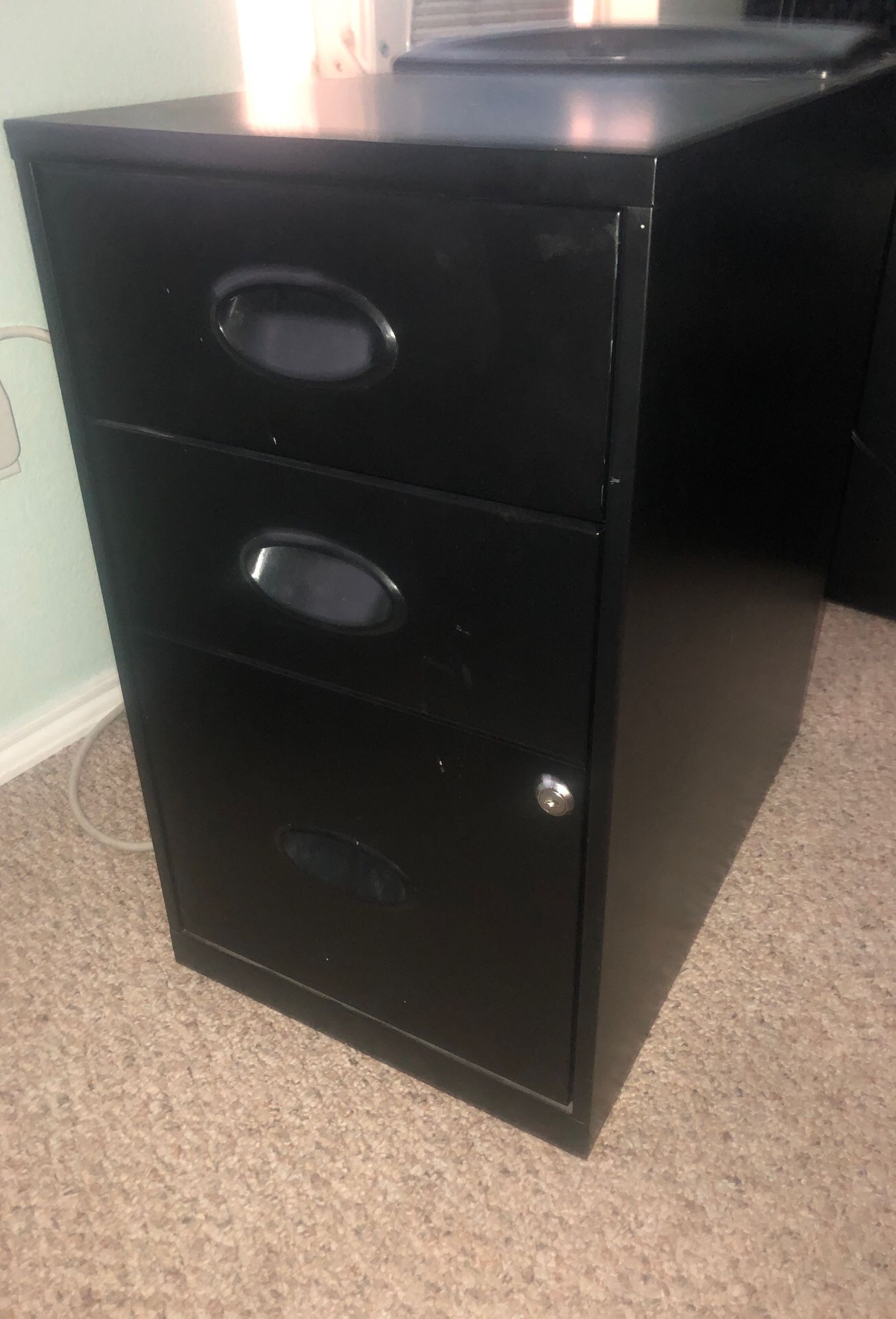 File cabinet/paper shredder