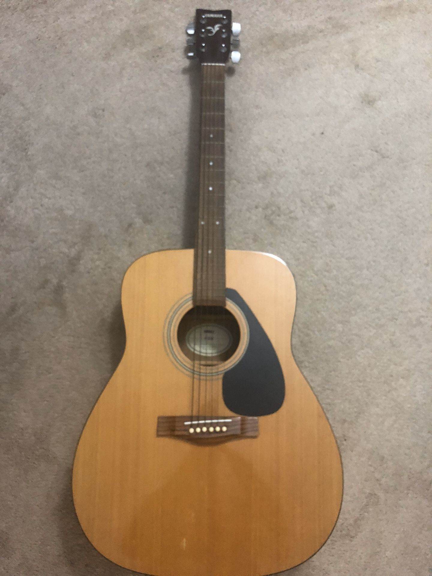 Yamaha F-310 Acoustic Guitar