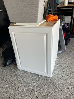 2 Cabinets