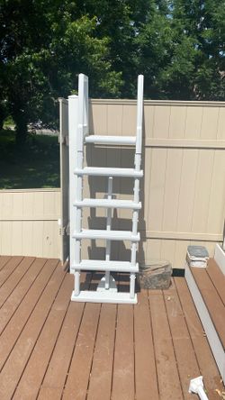 Pool steps