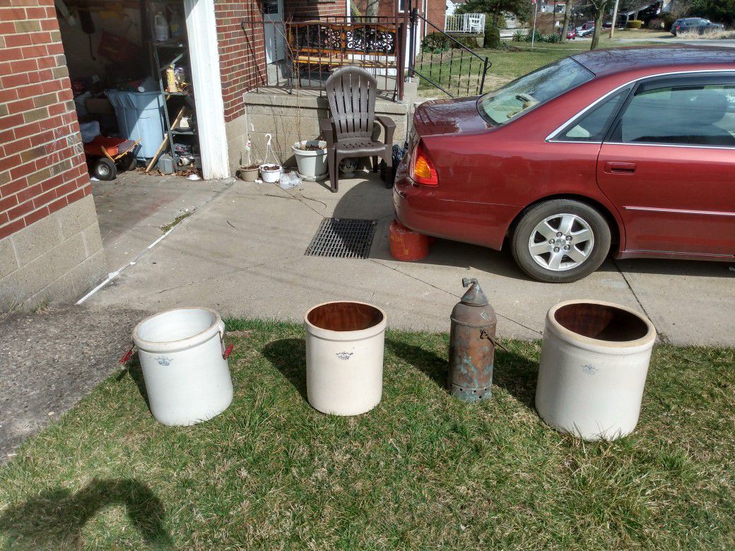 5,6, and 10 gallon crock pots
