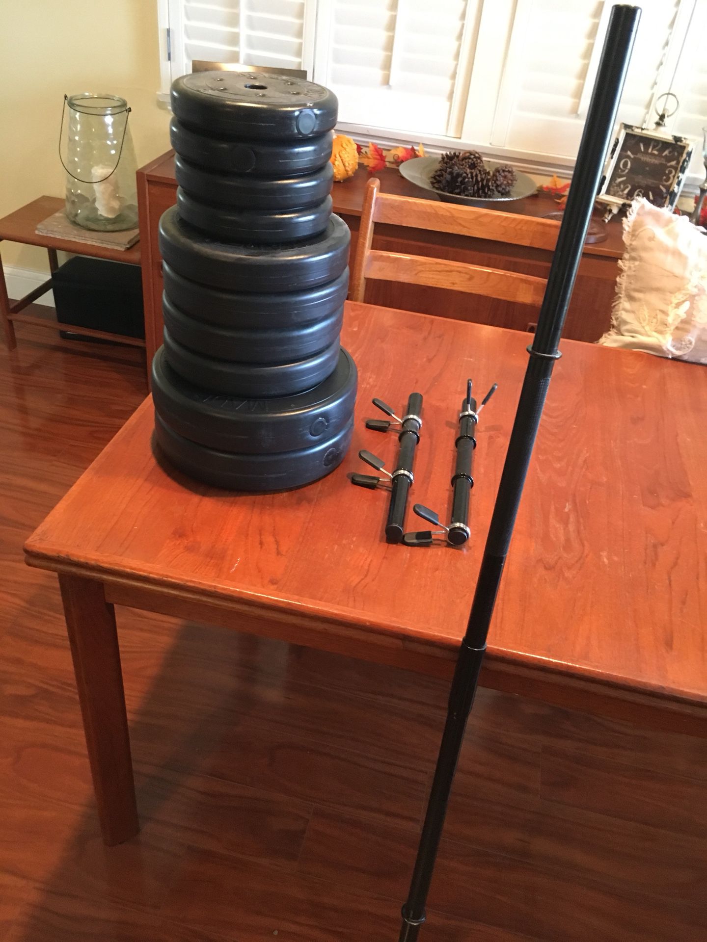 Weights and dumbbells/barbell set