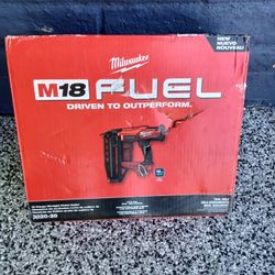 FINISH NAILER 16GA MILWAUKEE TOOL ONLY 