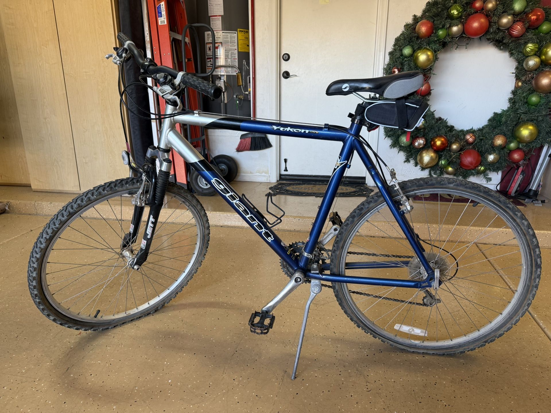 His And Her Hybrid MT. Bikes