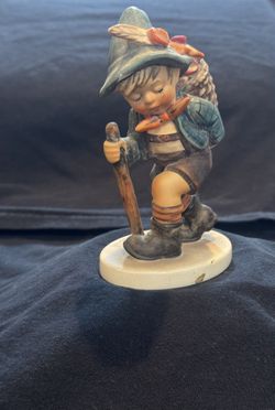Goebel Hummel Figurine 