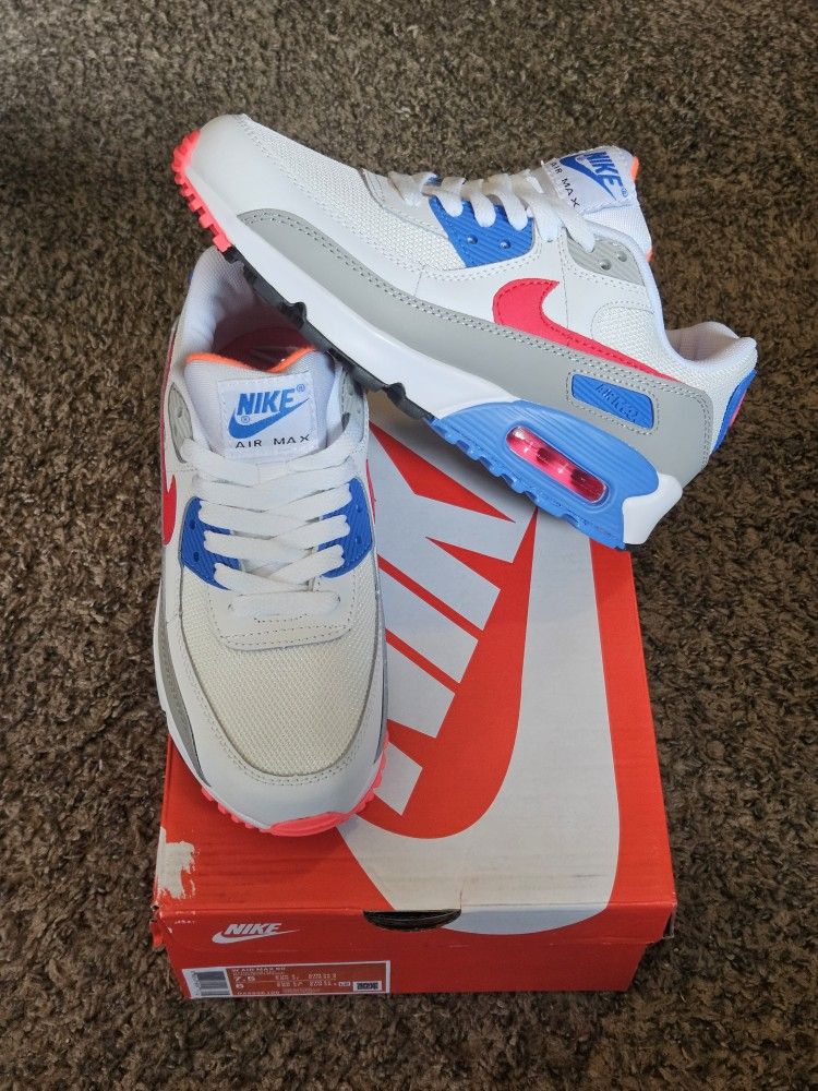 Nike AIR MAX '90 $125