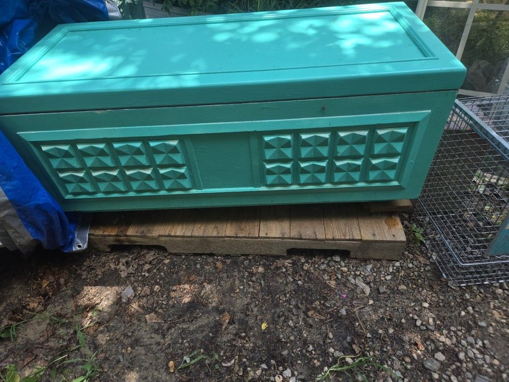 Wood Chest On Wheels